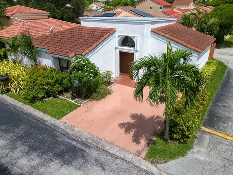 462 SW 87th Ct, Miami, FL 33174