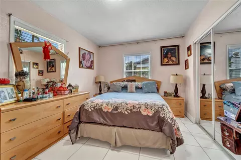 880 SE 3rd Pl, Hialeah, FL 33010 photo 18