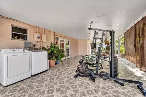 880 SE 3rd Pl, Hialeah, FL 33010 photo 34