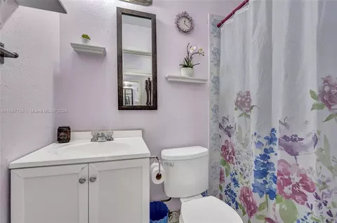 880 SE 3rd Pl, Hialeah, FL 33010 photo 17