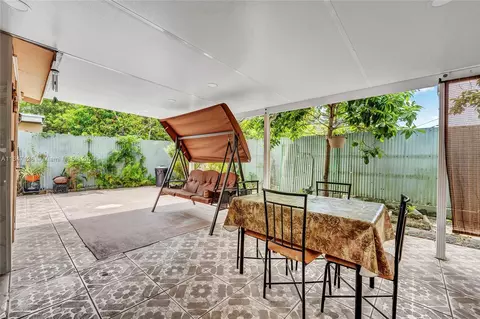 880 SE 3rd Pl, Hialeah, FL 33010 photo 28