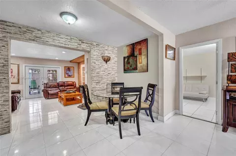 880 SE 3rd Pl, Hialeah, FL 33010 photo 9