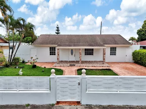 880 SE 3rd Pl, Hialeah, FL 33010 photo 2