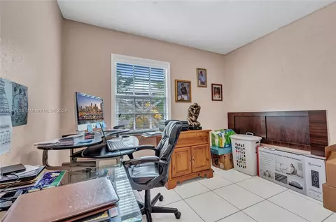 880 SE 3rd Pl, Hialeah, FL 33010 photo 19