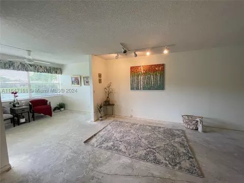 9861 Sunrise Lakes Blvd #102, Sunrise, FL 33322