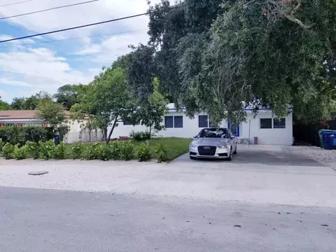 1500 NE 148th St, Miami, FL 33161