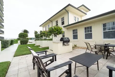 Exterior - 400 Beach Rd #802, Tequesta, FL 33469 photo 3 of 5