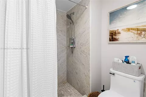 Bath - 400 Beach Rd #802, Tequesta, FL 33469 photo 3 of 3