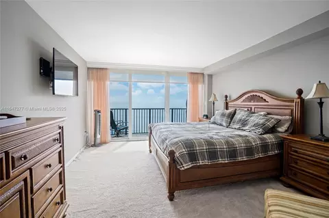 Bedroom - 400 Beach Rd #802, Tequesta, FL 33469 photo 1 of 7