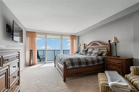 Bedroom - 400 Beach Rd #802, Tequesta, FL 33469 photo 3 of 7