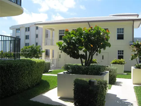 Exterior - 400 Beach Rd #802, Tequesta, FL 33469 photo 2 of 5