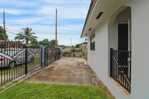 110 43rd St, Hialeah, FL 33012 photo 20