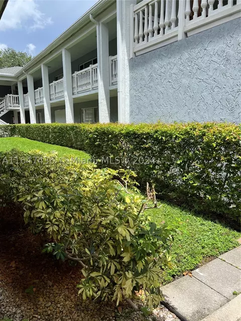 7556 Stirling Rd #122, Hollywood, FL 33024