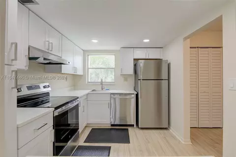 8503 Old Country Mnr #324, Davie, FL 33328