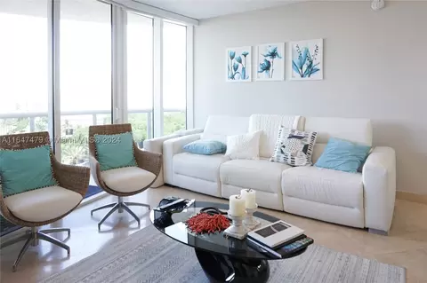 17201 Collins Ave #809, Sunny Isles Beach, FL 33160