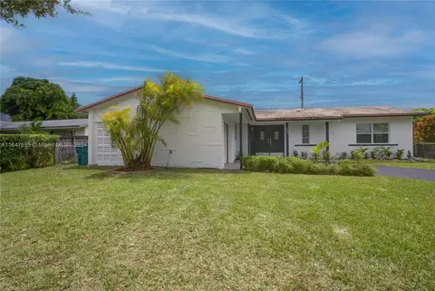 19615 Lenaire Dr, Cutler Bay, FL 33157