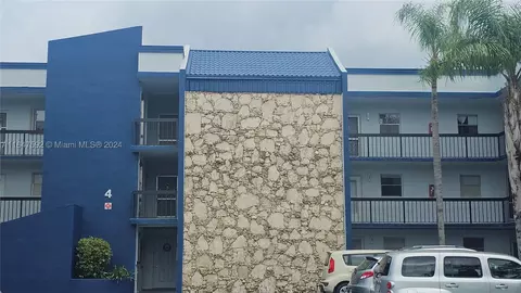 3190 Holiday Springs Blvd #4-303, Margate, FL 33063