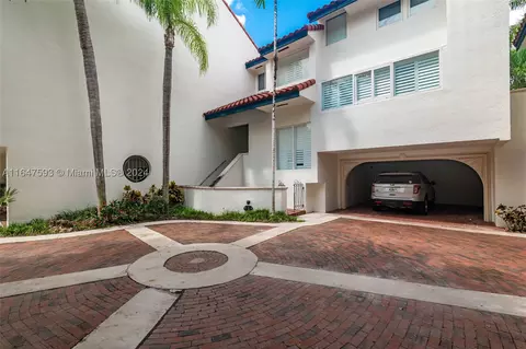 2000 S Bayshore Dr #3, Miami, FL 33133