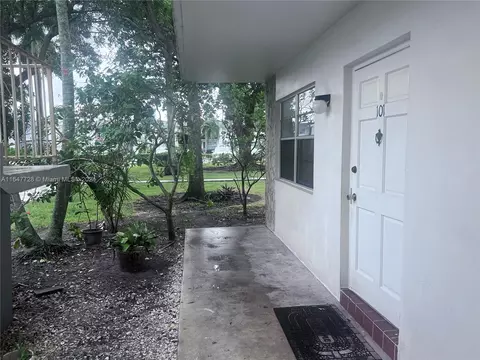 6191 SW 37th St #101, Davie, FL 33314