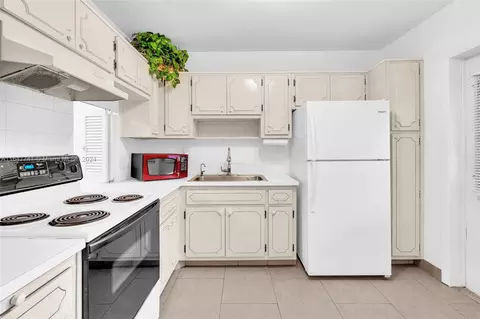 2200 Park Ln #101, Hollywood, FL 33021