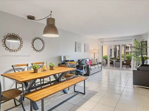 1134 Coral Club Dr #1134, Coral Springs, FL 33071