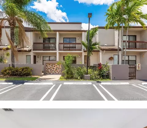 10014 NW 41st St #32, Doral, FL 33178