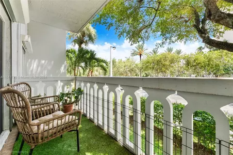 100 Edgewater Dr #241, Coral Gables, FL 33133