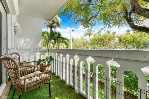 100 Edgewater Dr #241, Coral Gables, FL 33133