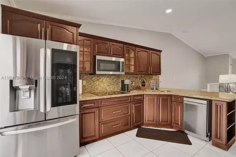 3570 W 80th St #58-202, Hialeah, FL 33018