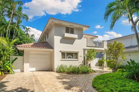 315 NE 88th St, El Portal, FL 33138