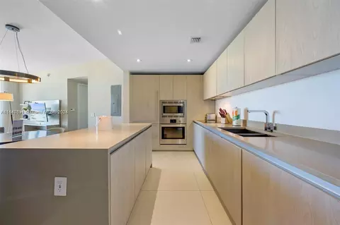 4111 S Ocean Dr #3004, Hollywood, FL 33019