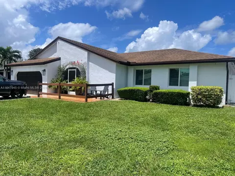 11515 SW 51st St, Cooper City, FL 33330