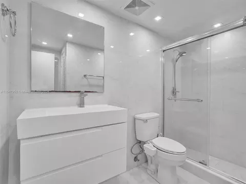 19380 Collins Ave #214, Sunny Isles Beach, FL 33160