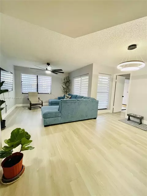 10845 NW 7th St #15-12, Miami, FL 33172