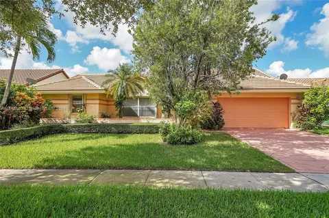 16160 NW 9th Dr, Pembroke Pines, FL 33028
