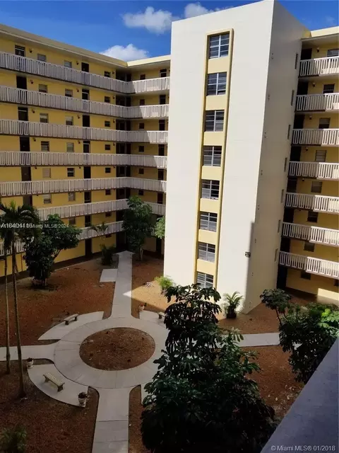 15600 NW 7th Ave #414, Miami, FL 33169