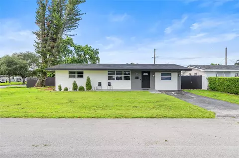 8430 NW 12th St, Pembroke Pines, FL 33024