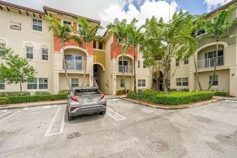 8620 NW 97th Ave #105, Doral, FL 33178