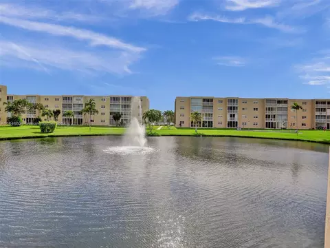 205 SE 11th Ter #202, Dania Beach, FL 33004