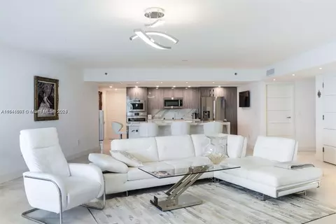17201 Collins Ave #2507, Sunny Isles Beach, FL 33160