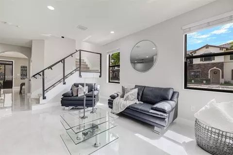 3401 W 92nd Pl, Hialeah, FL 33018