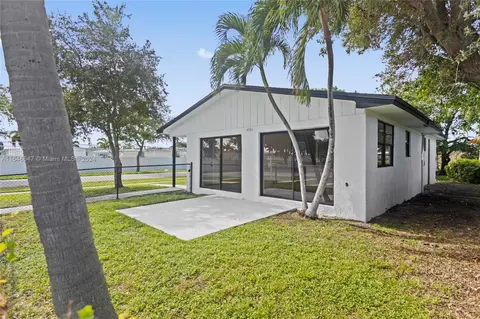 4741 SW 26th St, West Park, FL 33023