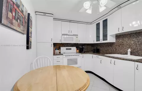 1890 S Ocean Dr #807, Hallandale Beach, FL 33009