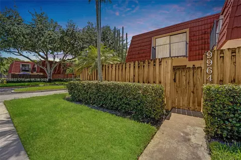 9964 NW 6th Ct, Plantation, FL 33324