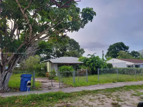 2481 NW 154th St, Miami Gardens, FL 33054