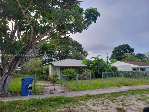 2481 NW 154th St, Miami Gardens, FL 33054