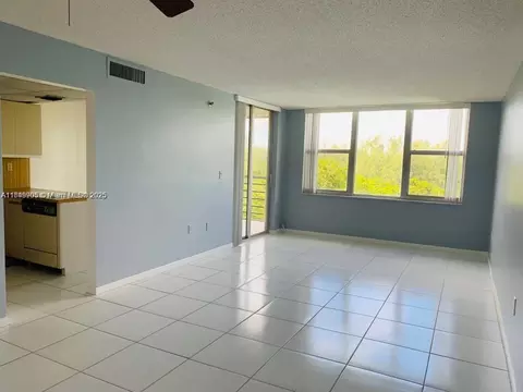 17890 W Dixie Hwy #608, North Miami Beach, FL 33160