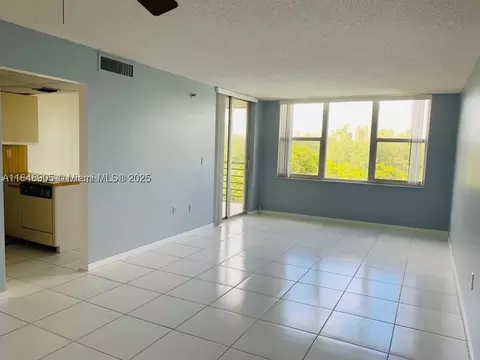 17890 W Dixie Hwy #608, North Miami Beach, FL 33160