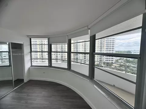 5555 Collins Ave #10B, Miami Beach, FL 33140