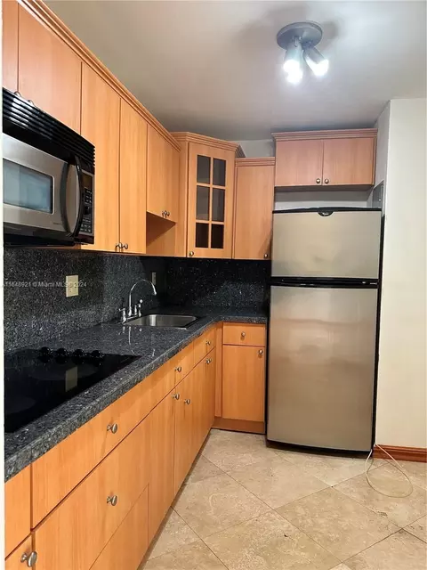 605 NW 72nd Ave #208, Miami, FL 33126